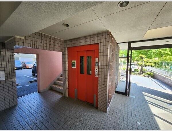 物件内観写真14　(エレベーターです)