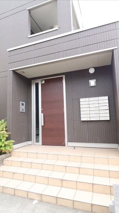 物件外観写真2　(建物の内部です)