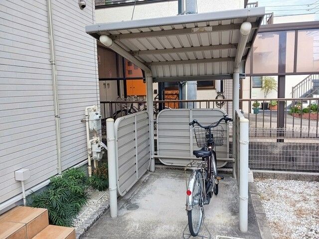 物件内観写真13　(駐輪場です)