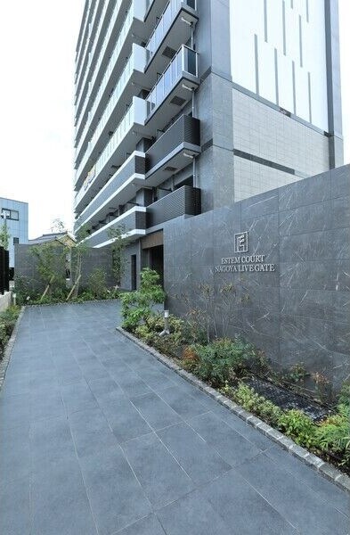 物件外観写真2　(エントランスです)