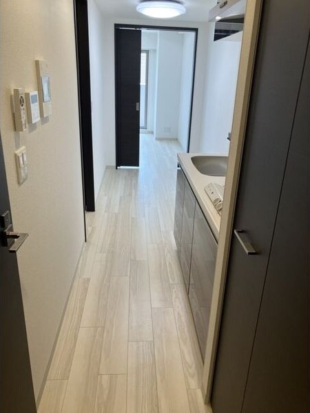 物件内観写真11　(内装は落ち着いています)