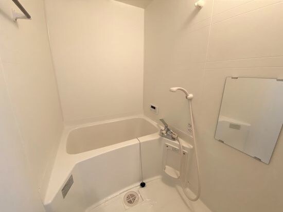 物件内観写真5　(お風呂で日々の疲れを落としましょう)