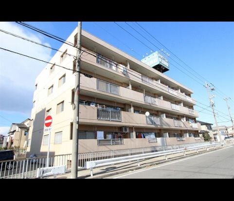 物件外観写真1　(きれいな外観です)