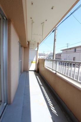 物件内観写真13　(バルコニーがあります)