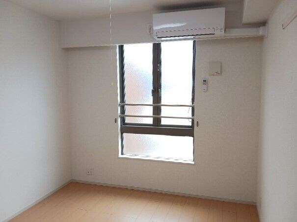 物件内観写真9　(落ち着いて過ごせるお部屋なので、寝室にいかがでしょうか)