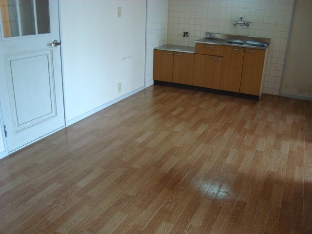 物件内観写真3　(ゆったり過ごせるリビングです)