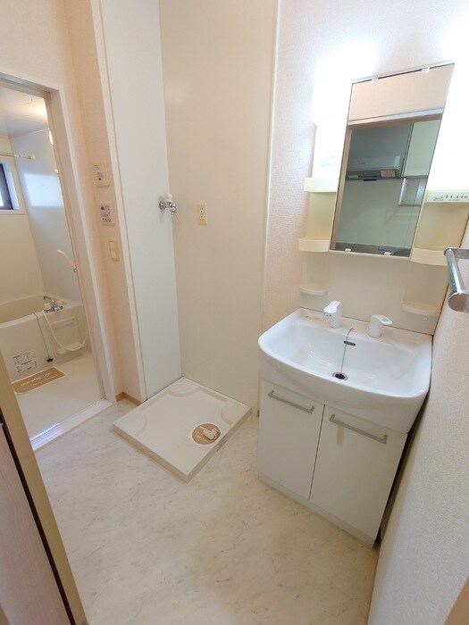 物件内観写真8　(使いやすい洗面所です)