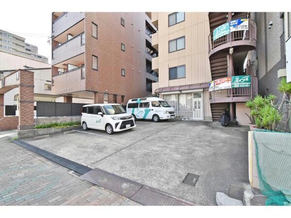 駐車場(駐車場)