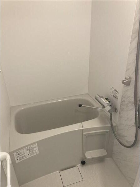 物件内観写真9　(きれいなお風呂です)