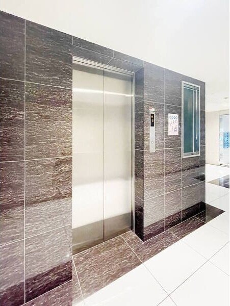 物件内観写真17　(エレベーターです)