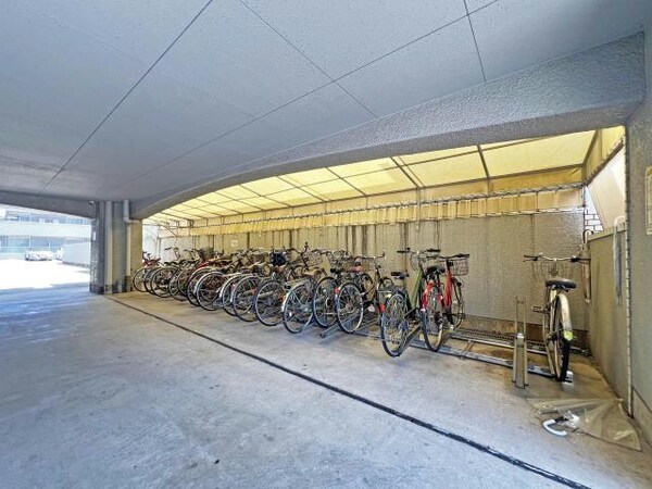 建物設備(駐輪場)