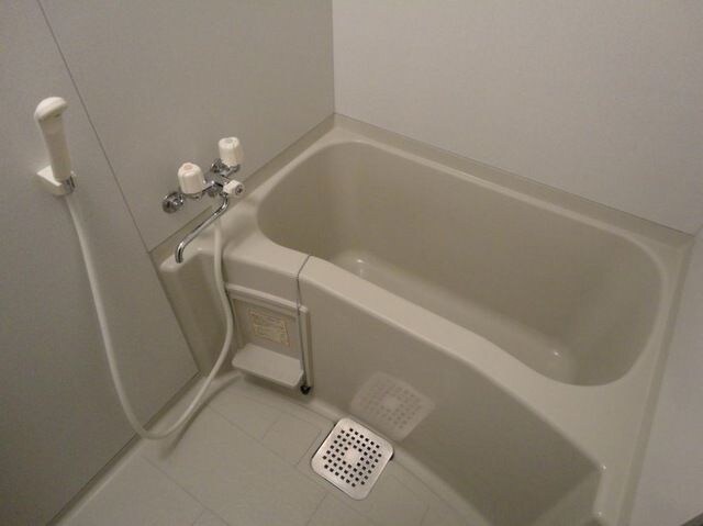 物件内観写真9　(お風呂で日々の疲れを落としましょう)