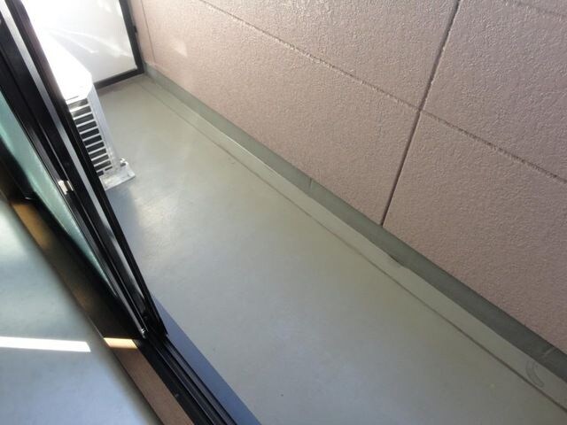 物件内観写真19　(お洗濯にも便利なバルコニー付き)