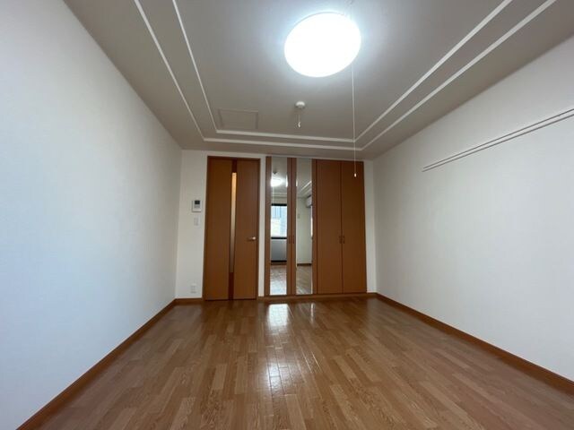 物件内観写真2　(ゆったり過ごせるリビングです)