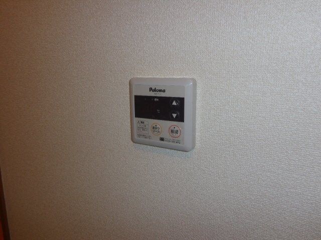 物件内観写真20　(給湯機スイッチです)
