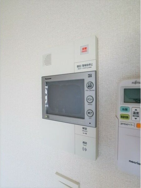 物件内観写真11　(モニター付きインターホンです)