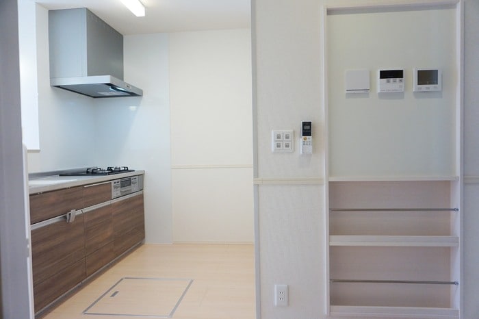 物件内観写真7　(コンパクトなキッチンで掃除もラクラク)