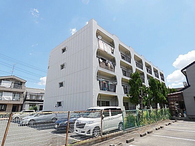 物件外観写真1　(おしゃれな外観です)