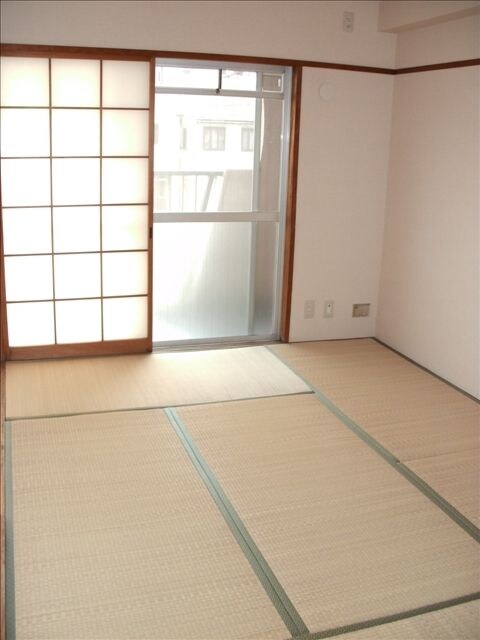 物件内観写真10　(内装もきれいです)