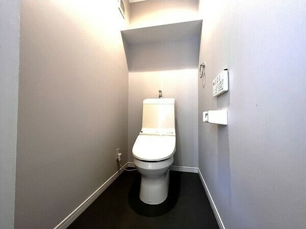 物件内観写真6　(コンパクトで使いやすいトイレです)