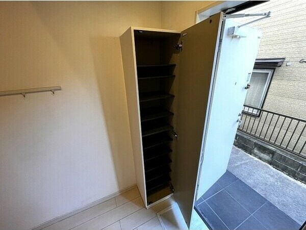 物件内観写真10　(きれいな玄関です)