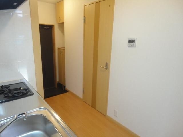 物件内観写真18　(落ち着いた玄関です)