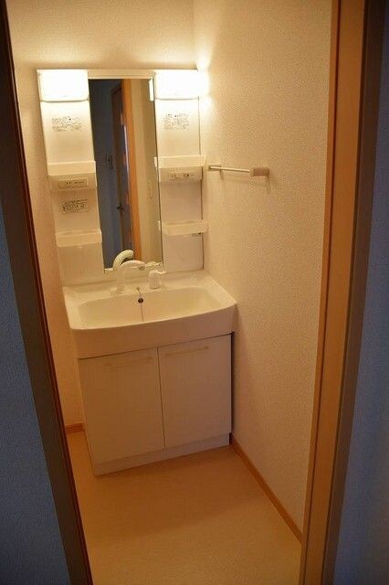 物件内観写真6　(忙しい朝には欠かせない洗面所です)