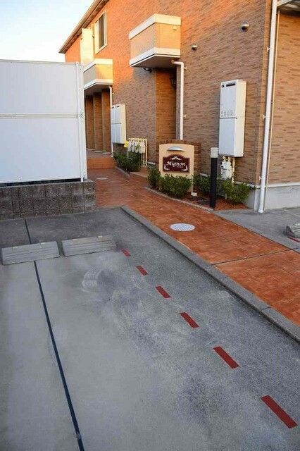 物件内観写真14　(エントランス付近)