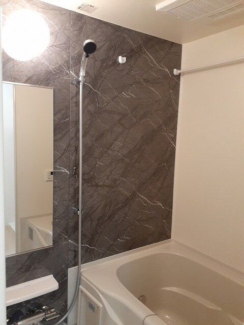 物件内観写真5　(ゆったり過ごせるお風呂です)