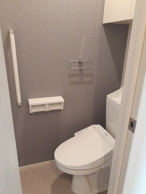 物件内観写真7　(清潔感のあるトイレです)