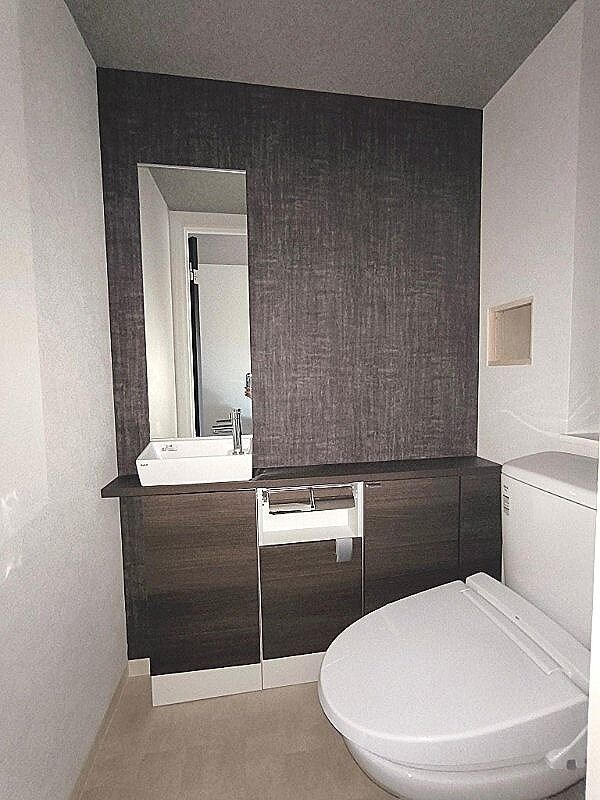 物件内観写真8　(落ち着いたトイレです)