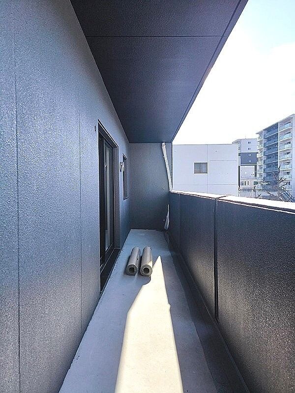 物件内観写真12　(バルコニーがあります)