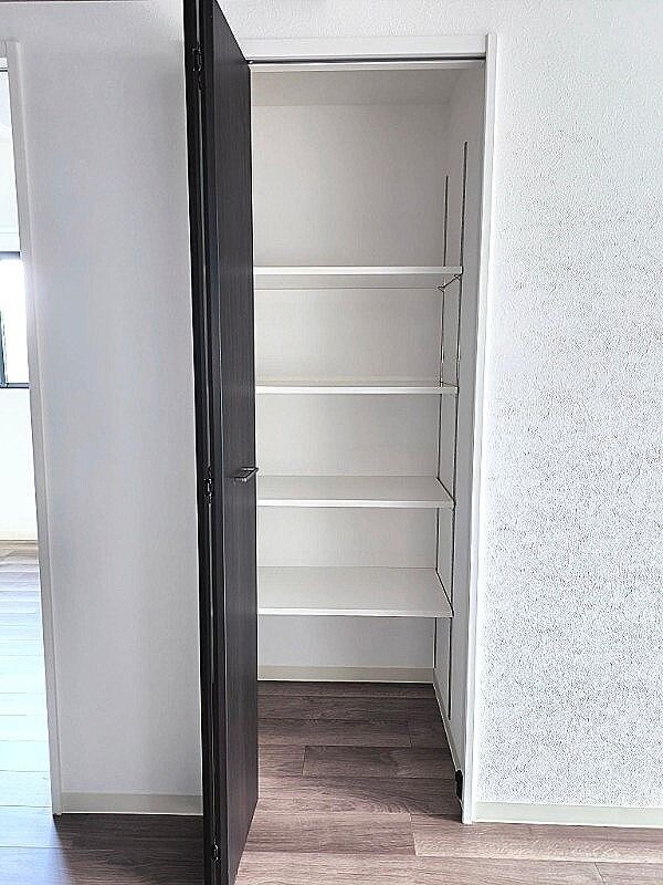 物件内観写真19　(小物を収納するのに便利です)