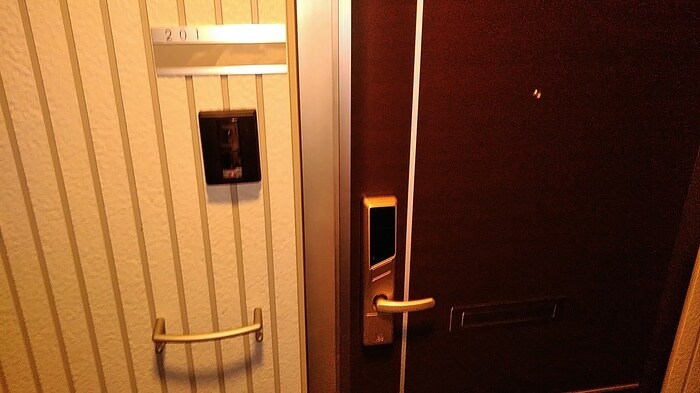 物件内観写真12　(カードキーになります)