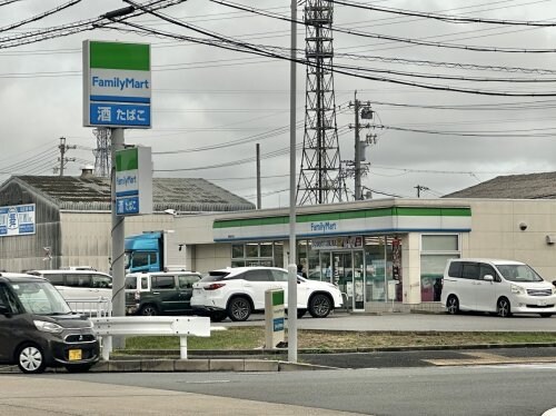 物件内観写真18　(ファミリーマート緑寅新田店 1385m)