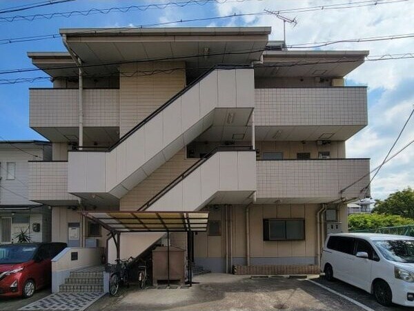 物件外観写真2　(外はこのようになっています)