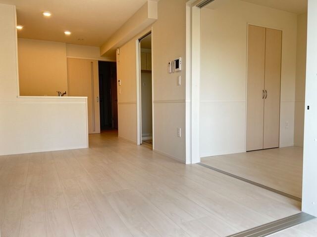 物件内観写真2　(おしゃれなリビングです)