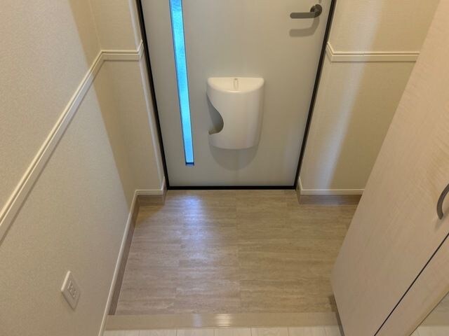 物件内観写真12　(きれいな玄関です)