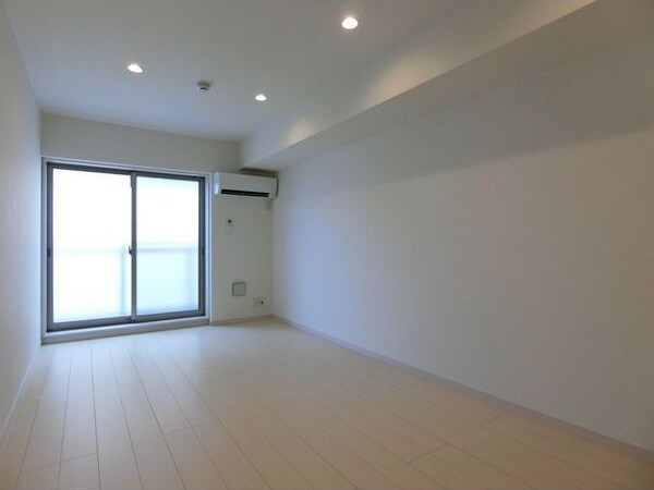 物件内観写真2　(使いやすい居間です)