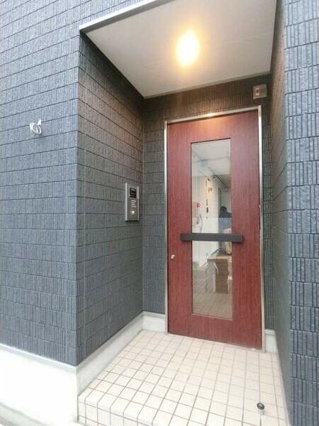 物件内観写真11　(収納もある玄関です)