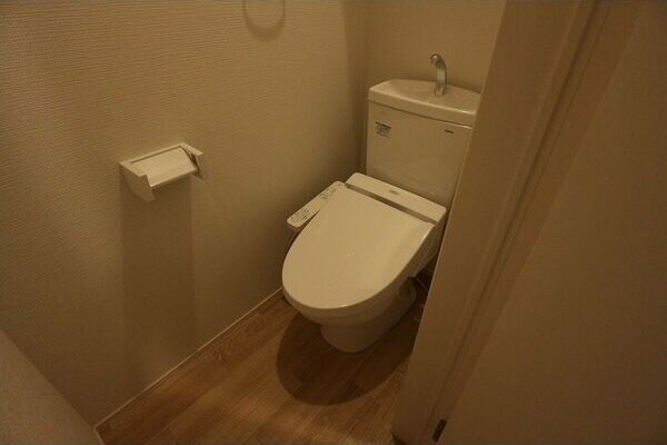 物件内観写真7　(清潔感のあるトイレです)