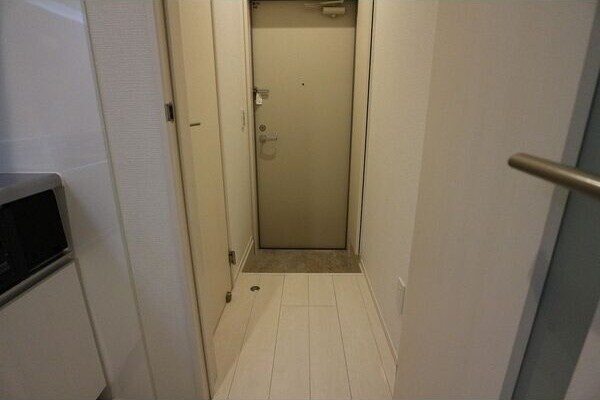 物件内観写真11　(収納もある玄関です)