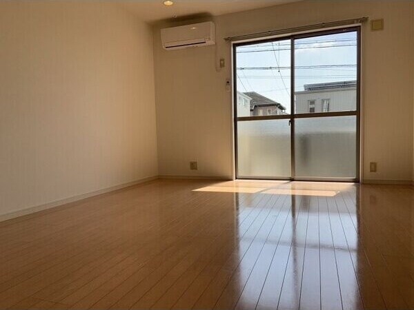 居室(おしゃれなリビングです)