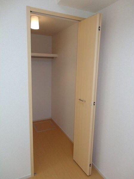 物件内観写真9　(大きなものも収納できそうです)