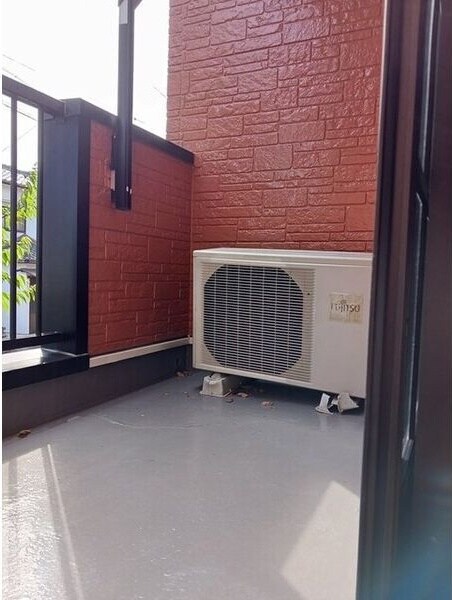 物件内観写真10　(暖かな日差しのふりそそぐバルコニー)