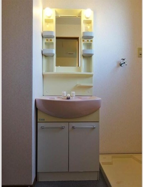 物件内観写真5　(使いやすい洗面所です)