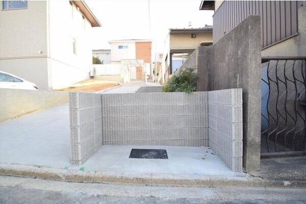 建物設備(敷地内ごみ置き場)