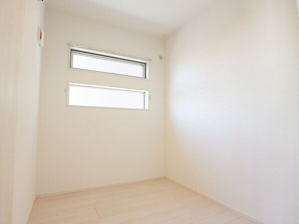 物件内観写真9　(スタンダードな洋室です)