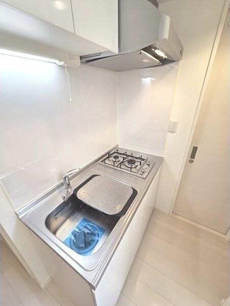 物件内観写真4　(コンパクトなキッチンで掃除もラクラク)