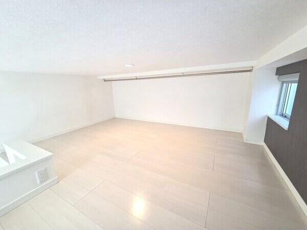 物件内観写真9　(落ち着いて過ごせるお部屋なので、寝室にいかがでしょうか)